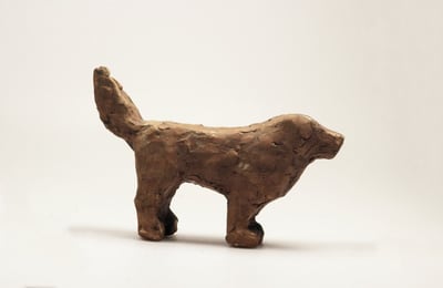 Stehender Hund