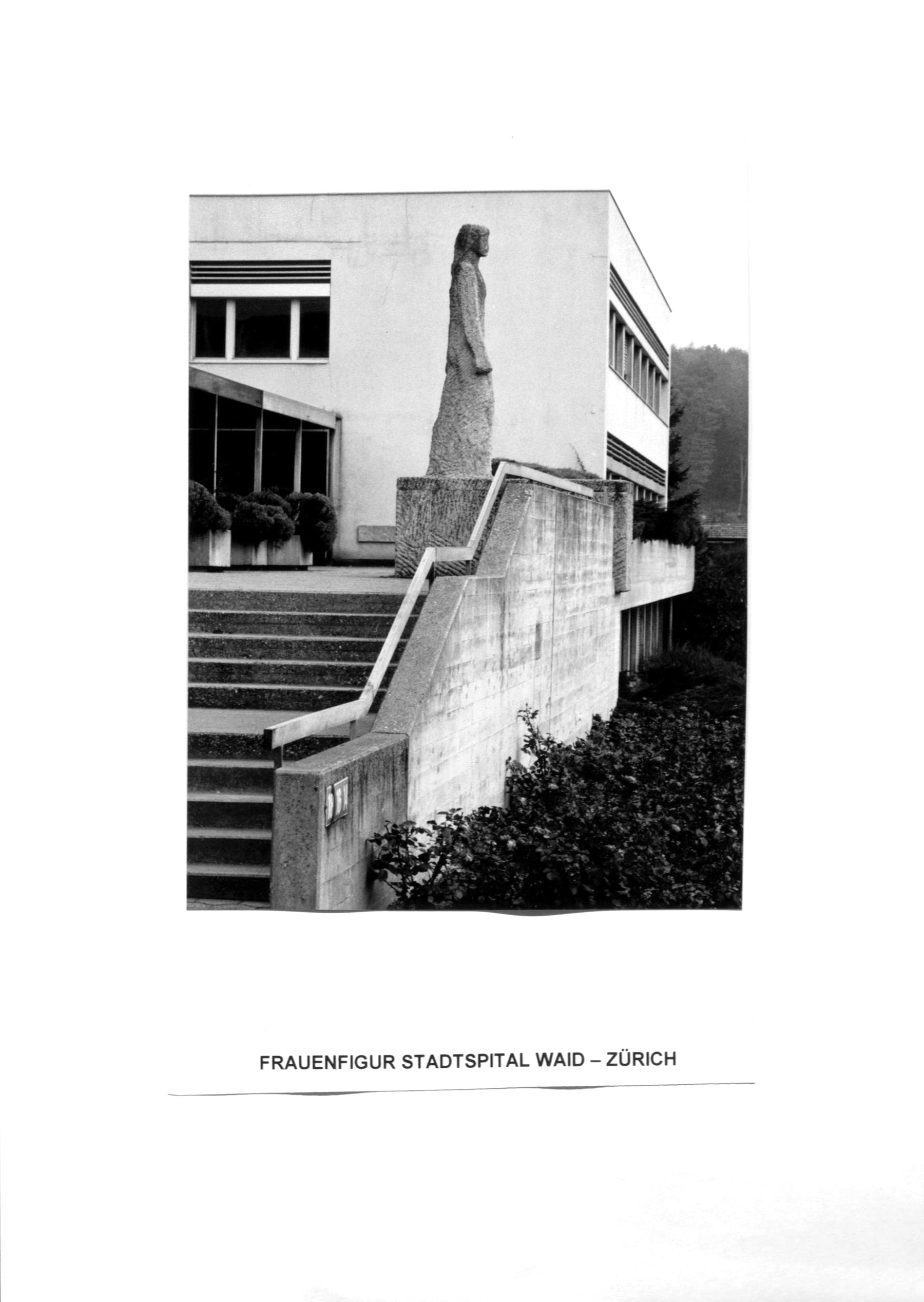 Schreitende Frauenfigur – More views 2