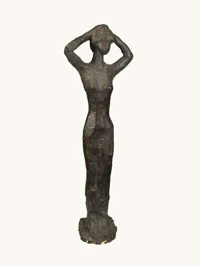 Frau in Vasenform