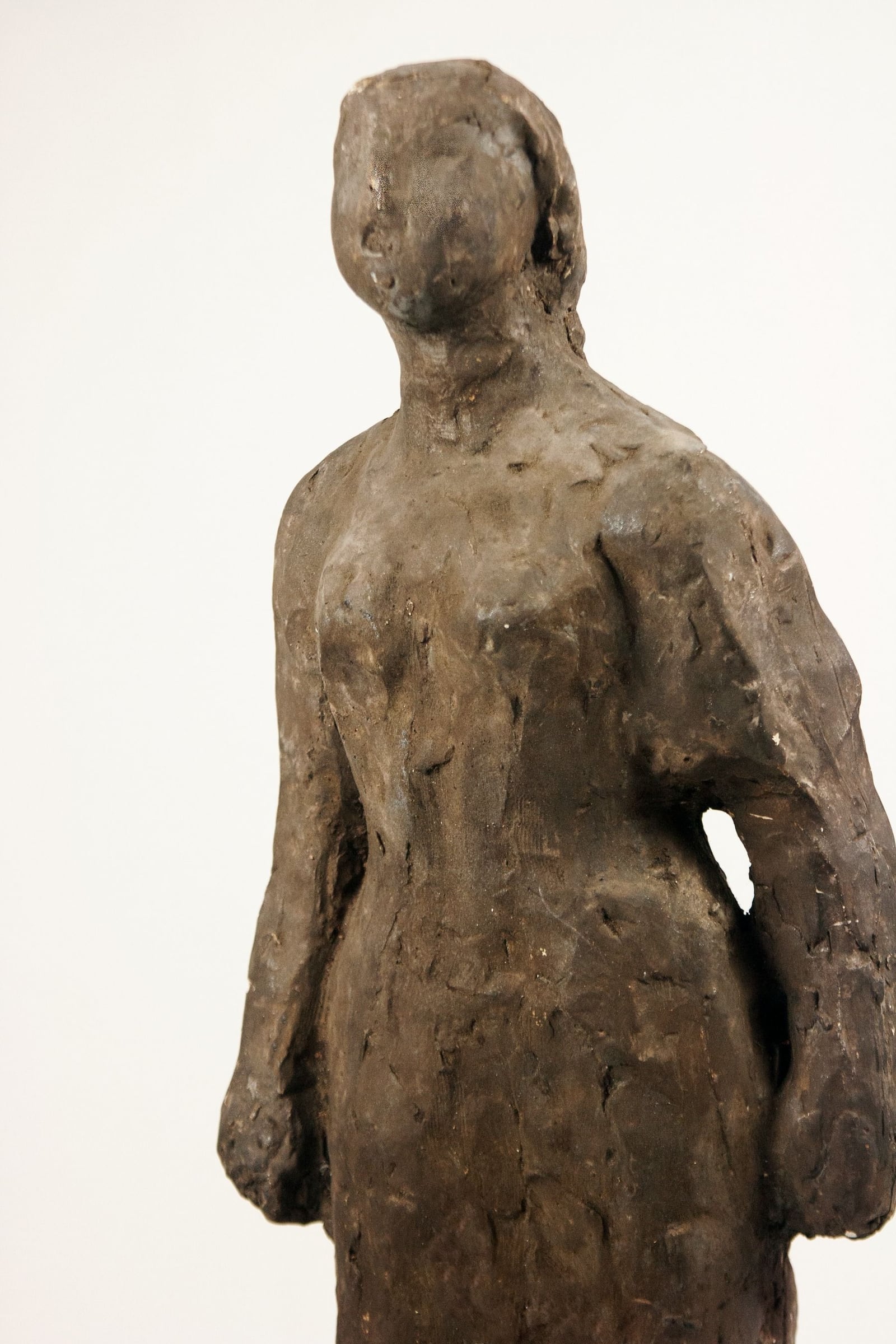 Singende Frauenfigur – More views 2