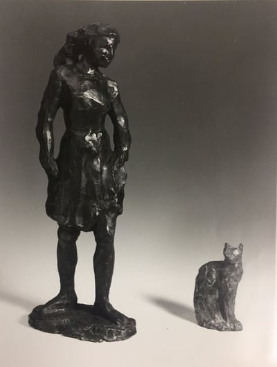 Watende Frauenfigur