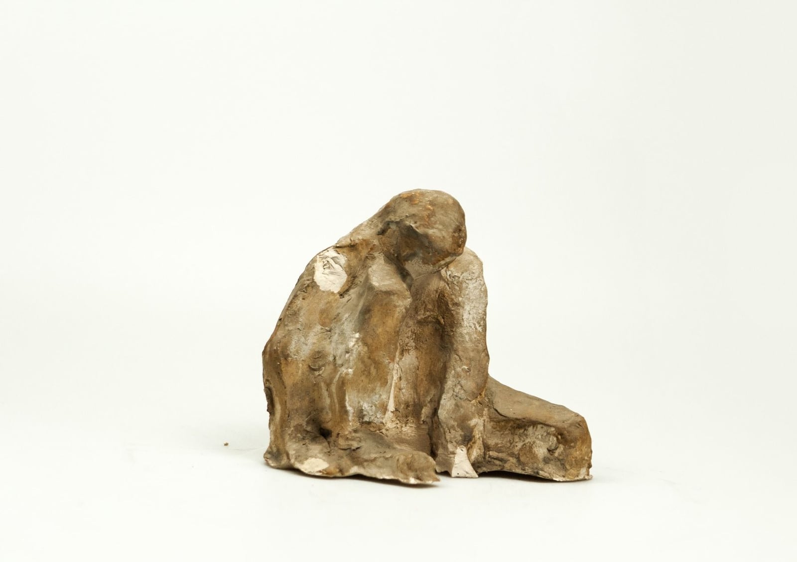 Sitzendes Mädchen – More views 1