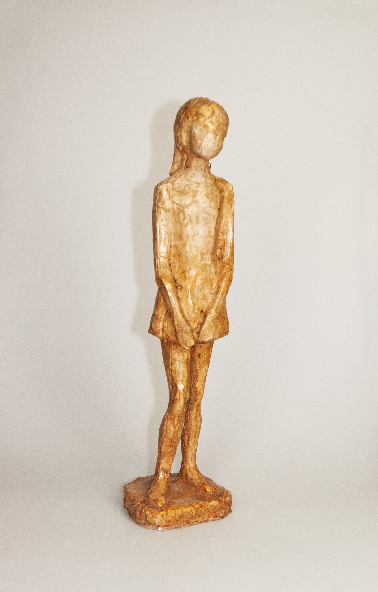 Mädchenfigur – More views 3